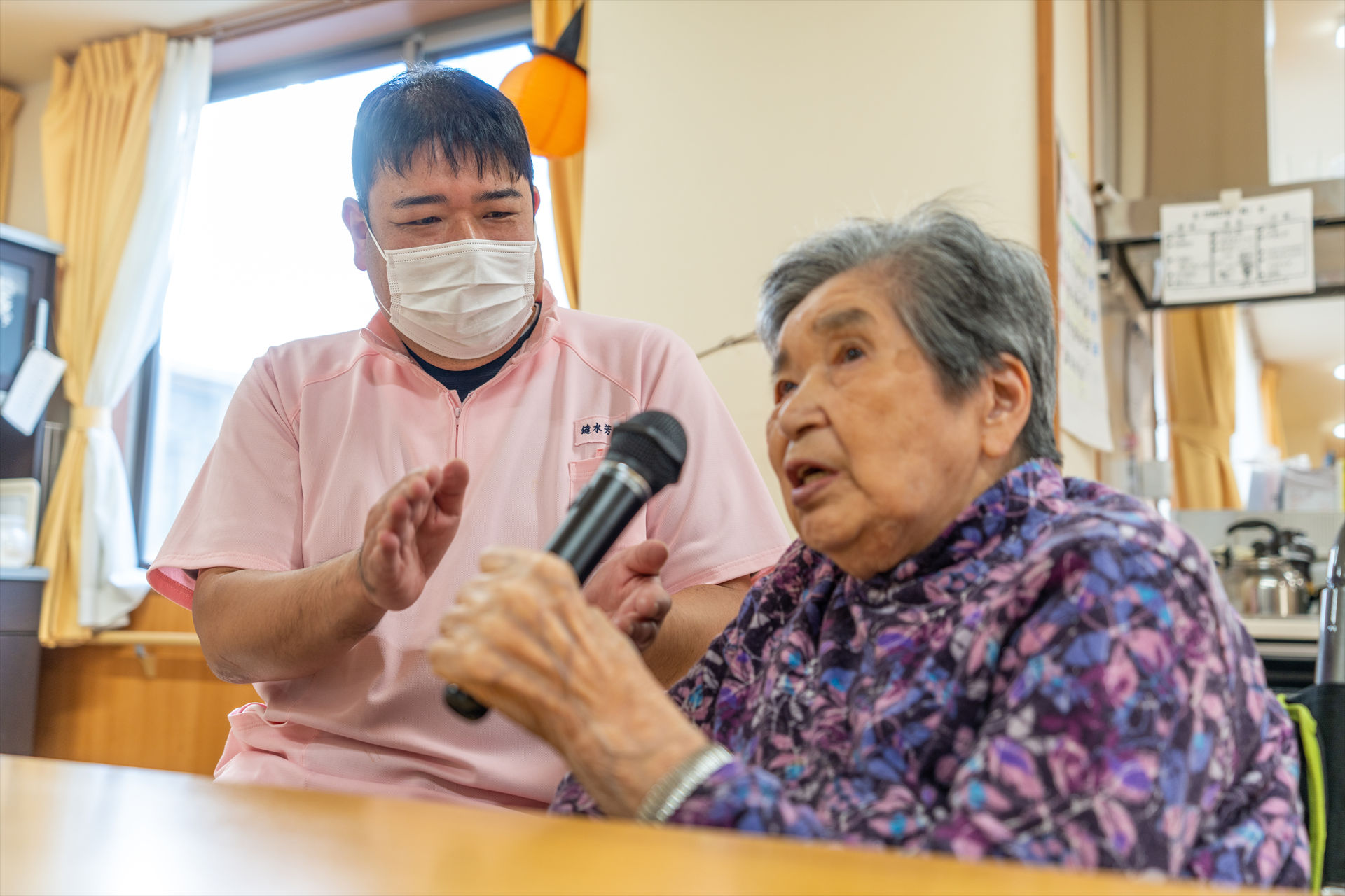 写真：カラオケの様子