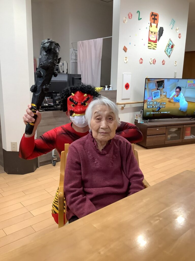 利用者様と鬼のツーショット