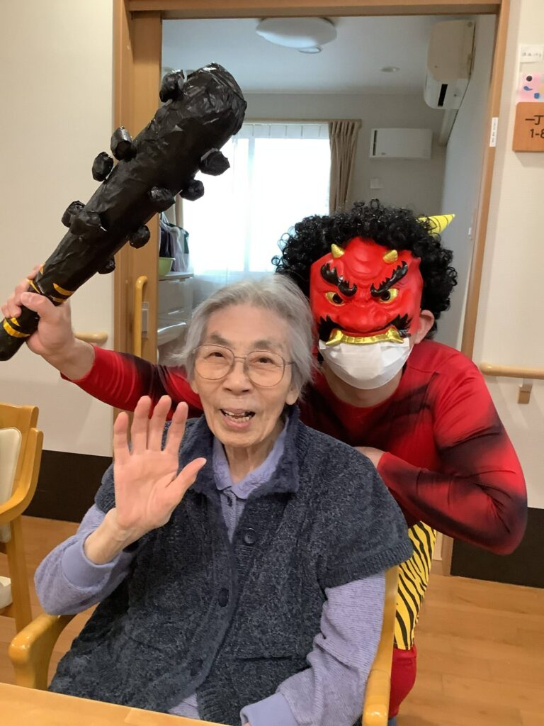 利用者様と鬼のツーショット