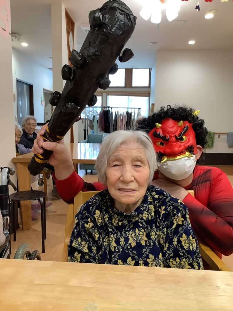 利用者様と鬼のツーショット