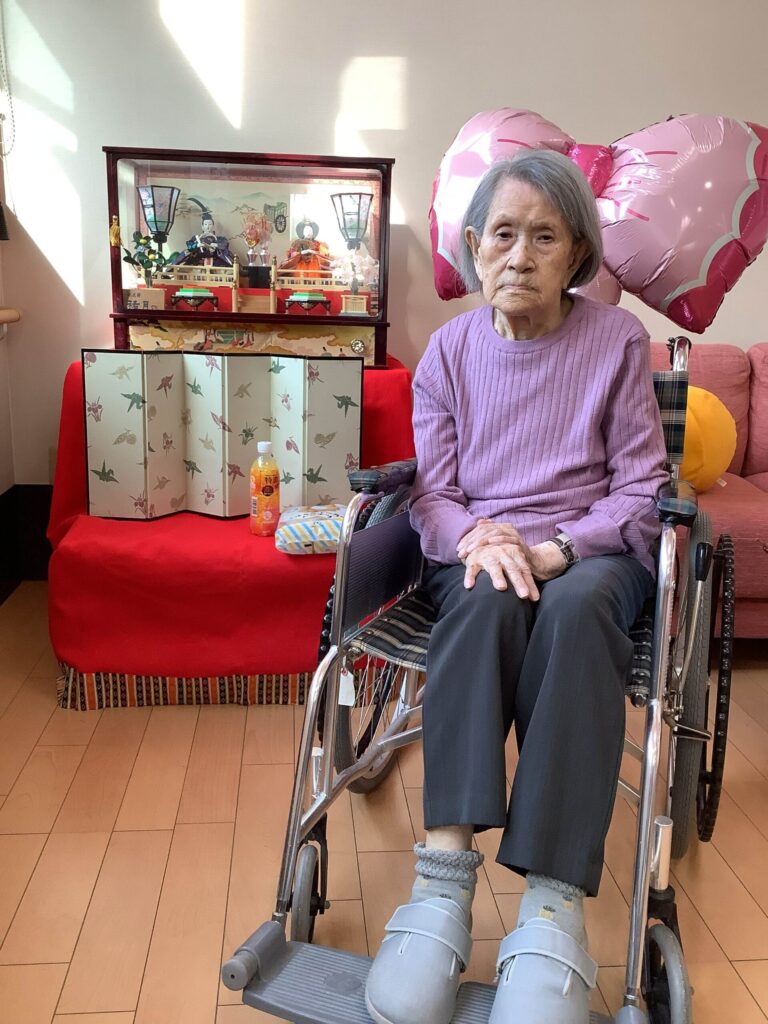 雛人形と記念撮影