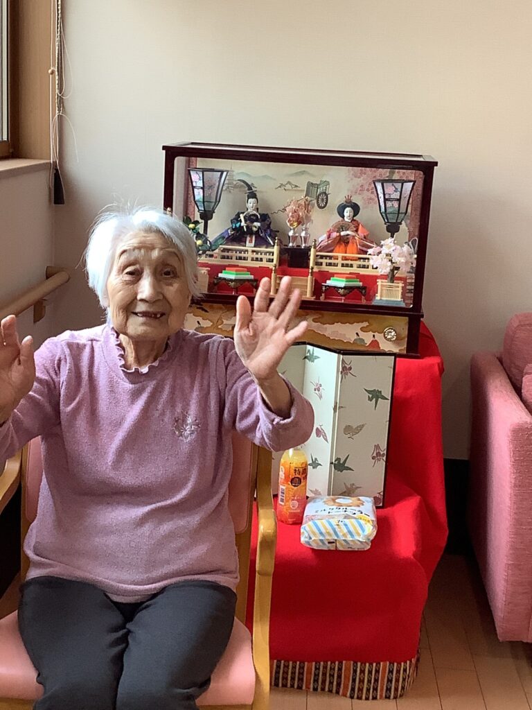 雛人形と記念撮影