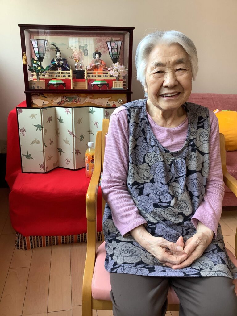 雛人形と記念撮影