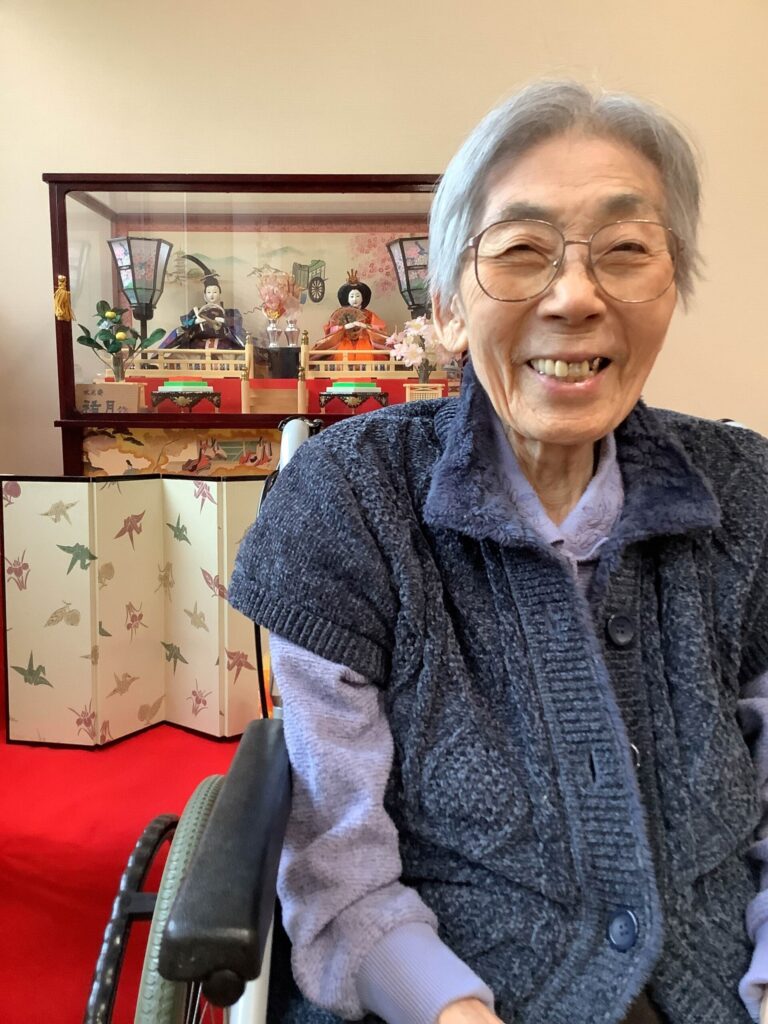 雛人形と記念撮影